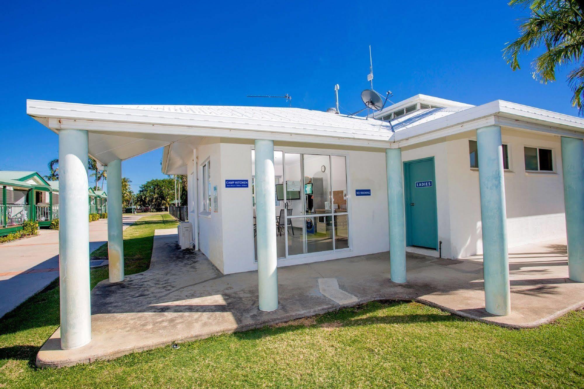 Nrma Bowen Beachfront Holiday Park Екстер'єр фото